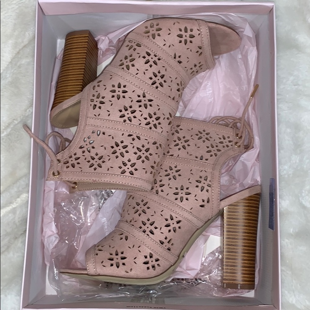 Blush dress Sandals 🌸